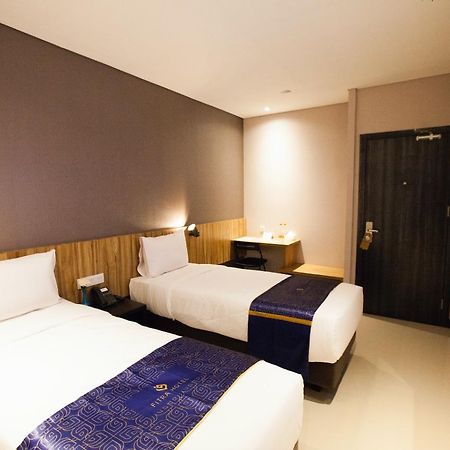 Fitra Hotel Majalengka Exterior foto